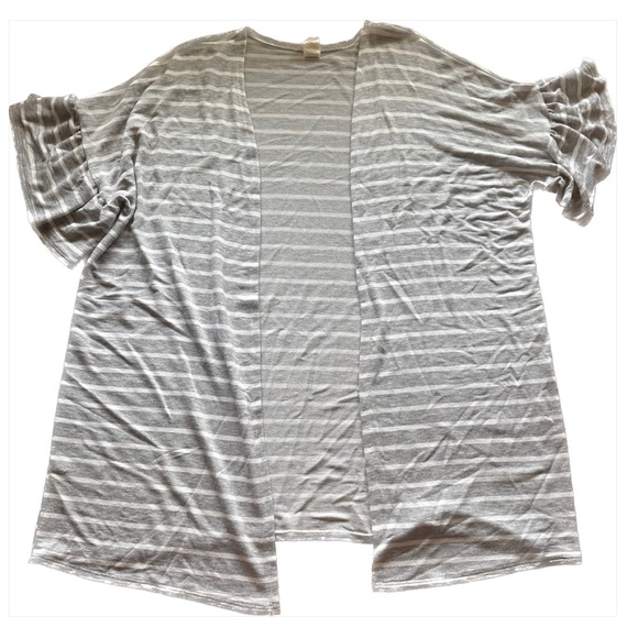 Short Sleeve grey cardigan with white stripes size small - Picture 2 of 5